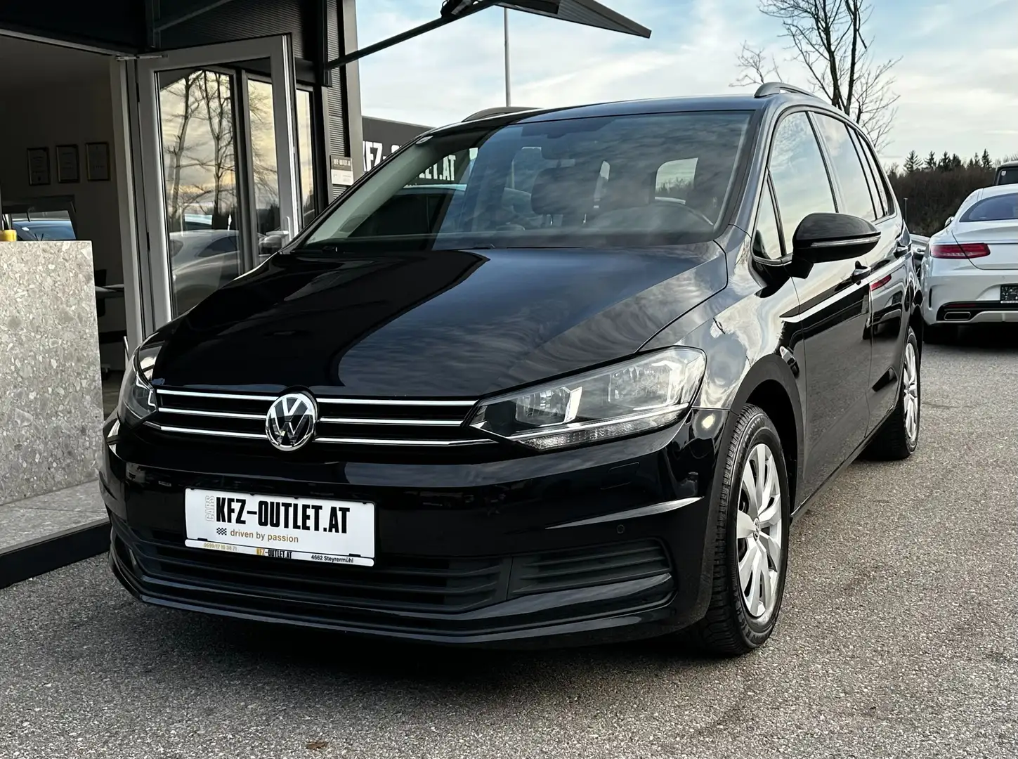 Volkswagen Touran Comfortline DSG * NAVI*PDC*SHZ*Tempomat** Noir - 1