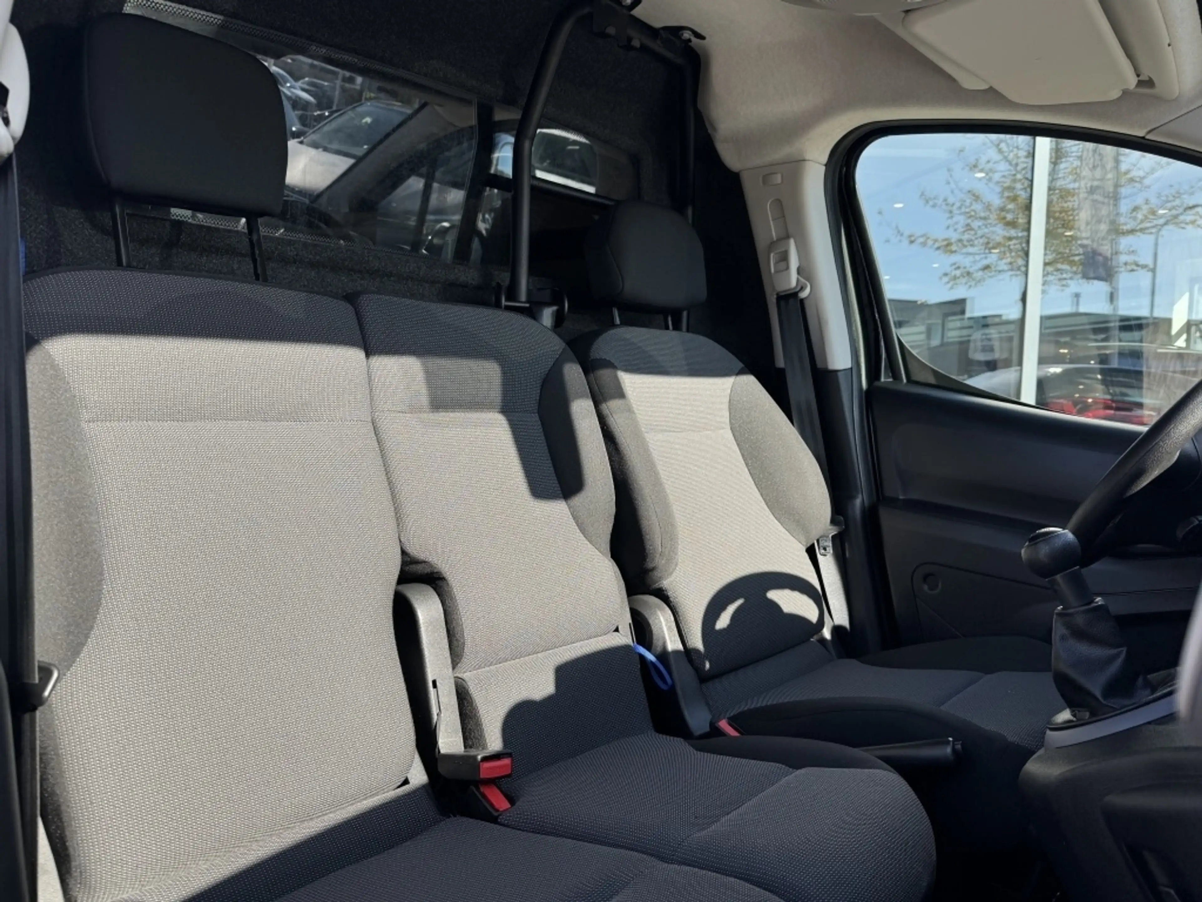 Peugeot Partner 120 1.6 BlueHDi L1PP — photo 8