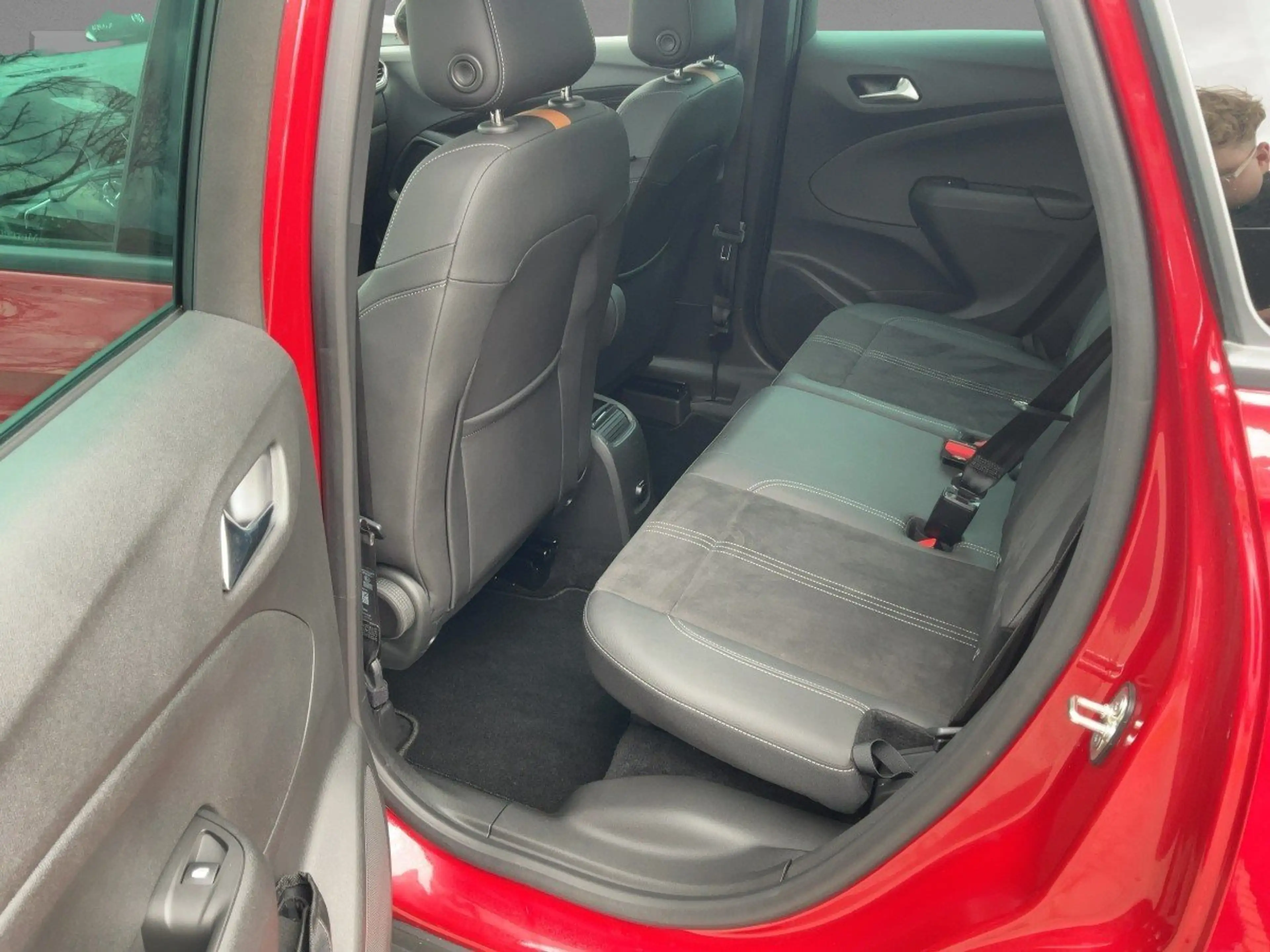 Opel Crossland 1.2 Turbo Ultimate Alcantara+LED+Navi — photo 12