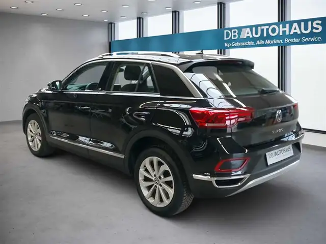 Volkswagen T-Roc view 6