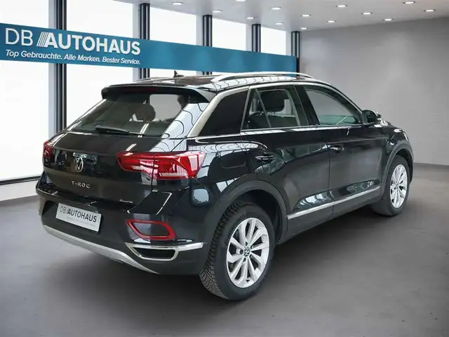 Volkswagen T-Roc view 4