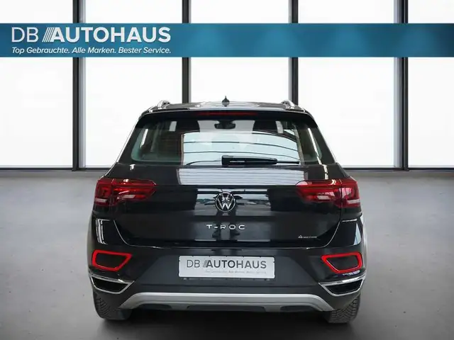 Volkswagen T-Roc view 5