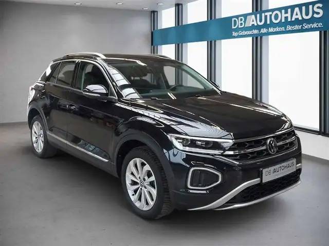 Volkswagen T-Roc view 2