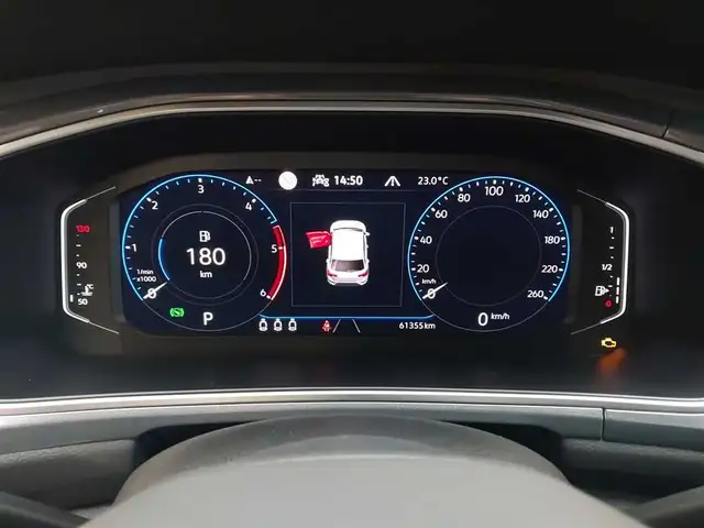 Volkswagen T-Roc view 10