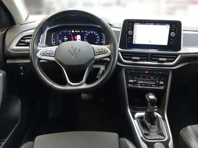 Volkswagen T-Roc view 9
