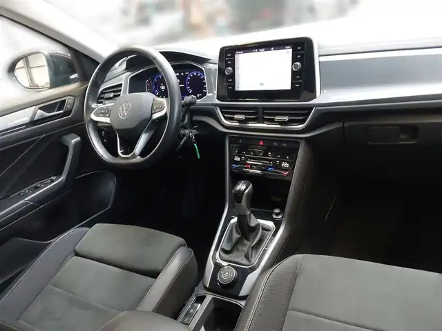 Volkswagen T-Roc view 15