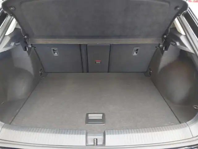 Volkswagen T-Roc view 17