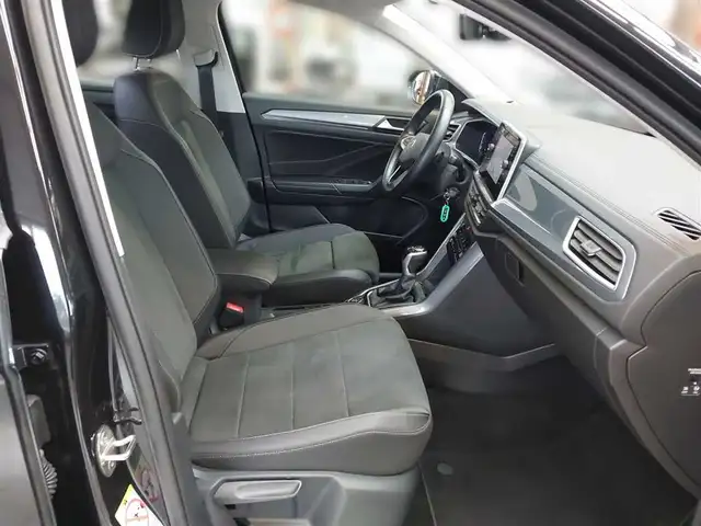Volkswagen T-Roc view 14