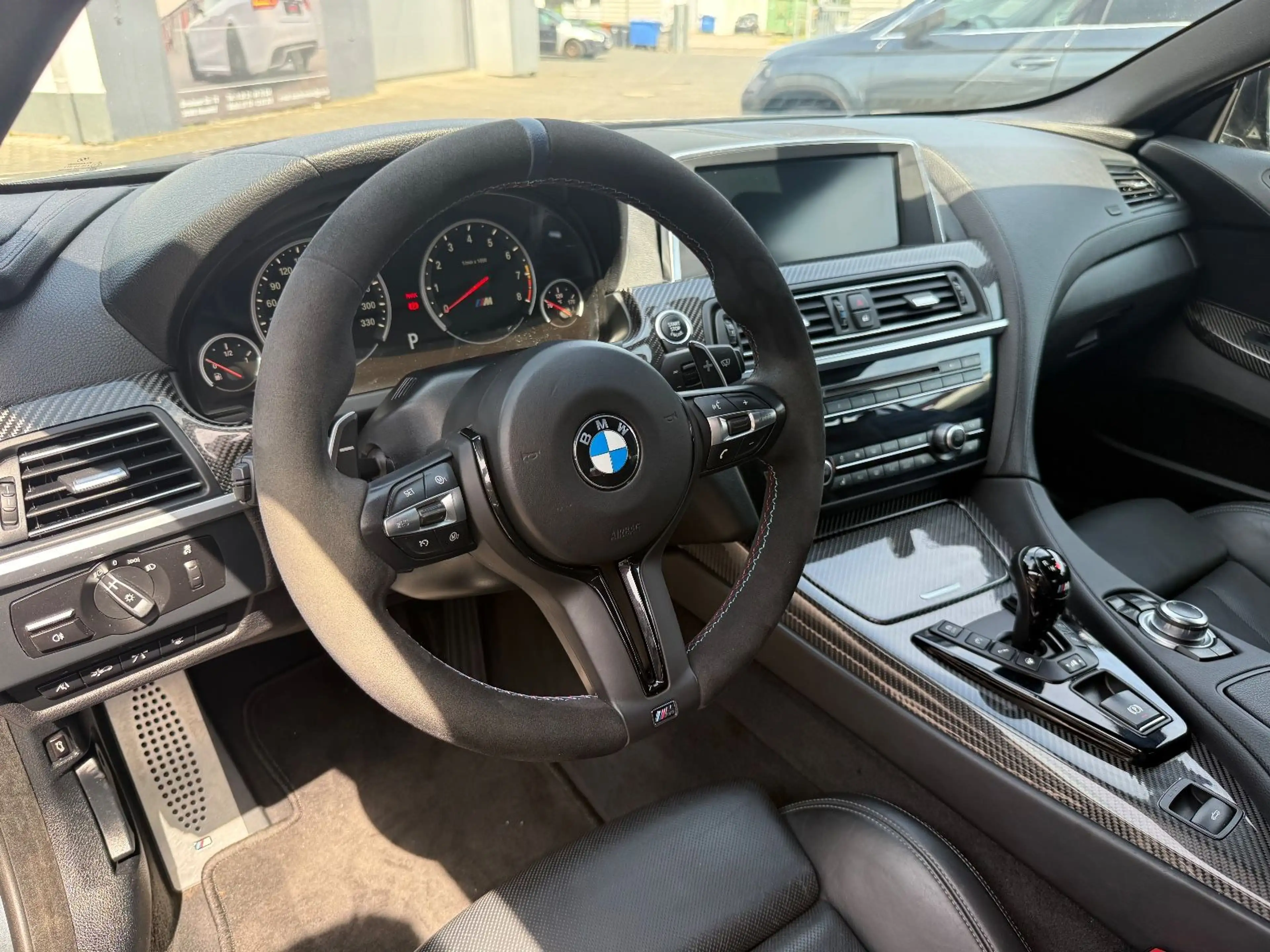 BMW M6 Cabrio Soft Close 360 Grad Kamera Navi — photo 10
