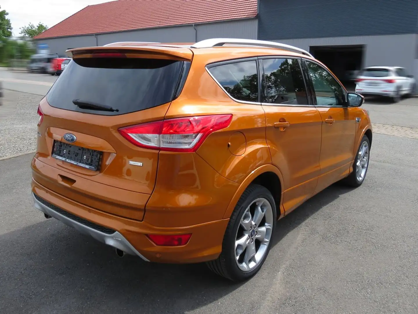 Ford Kuga 1.5 EcoBoost Individual 4x2 Bi-Xenon 19"LMF Orange - 2