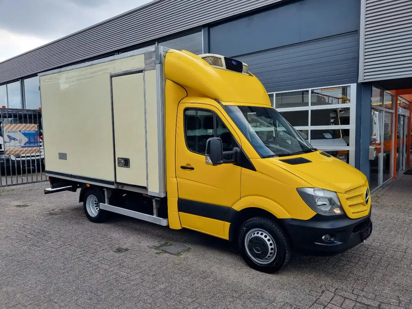Mercedes-Benz Sprinter 516 CDI koelkoffer Carrier Pulsor 400 MT ST 380V E - 1