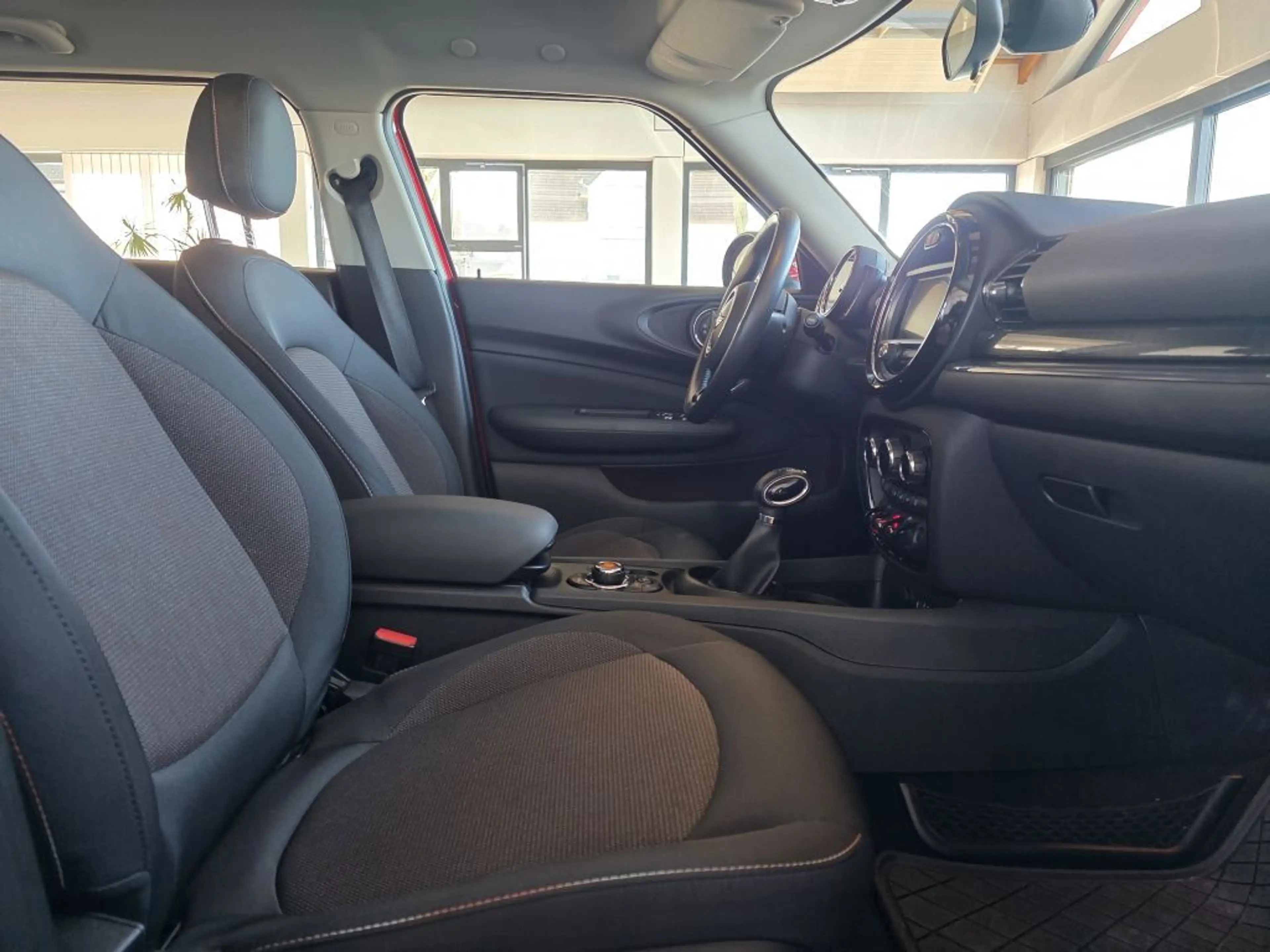 MINI One Clubman Mini One Clubman Autom+NAVI+Keyless+17 Zoll — photo 12