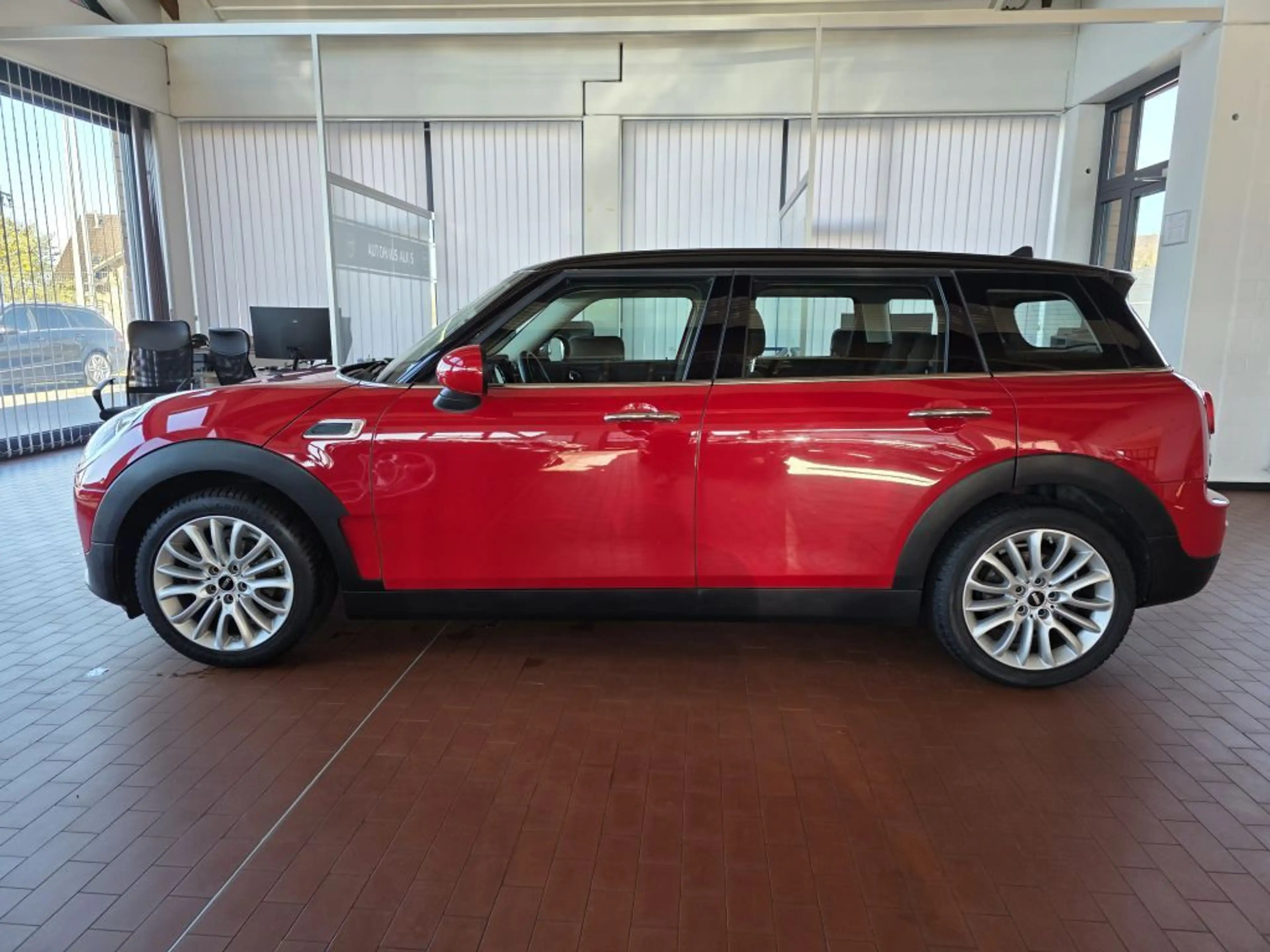 MINI One Clubman Mini One Clubman Autom+NAVI+Keyless+17 Zoll — photo 10