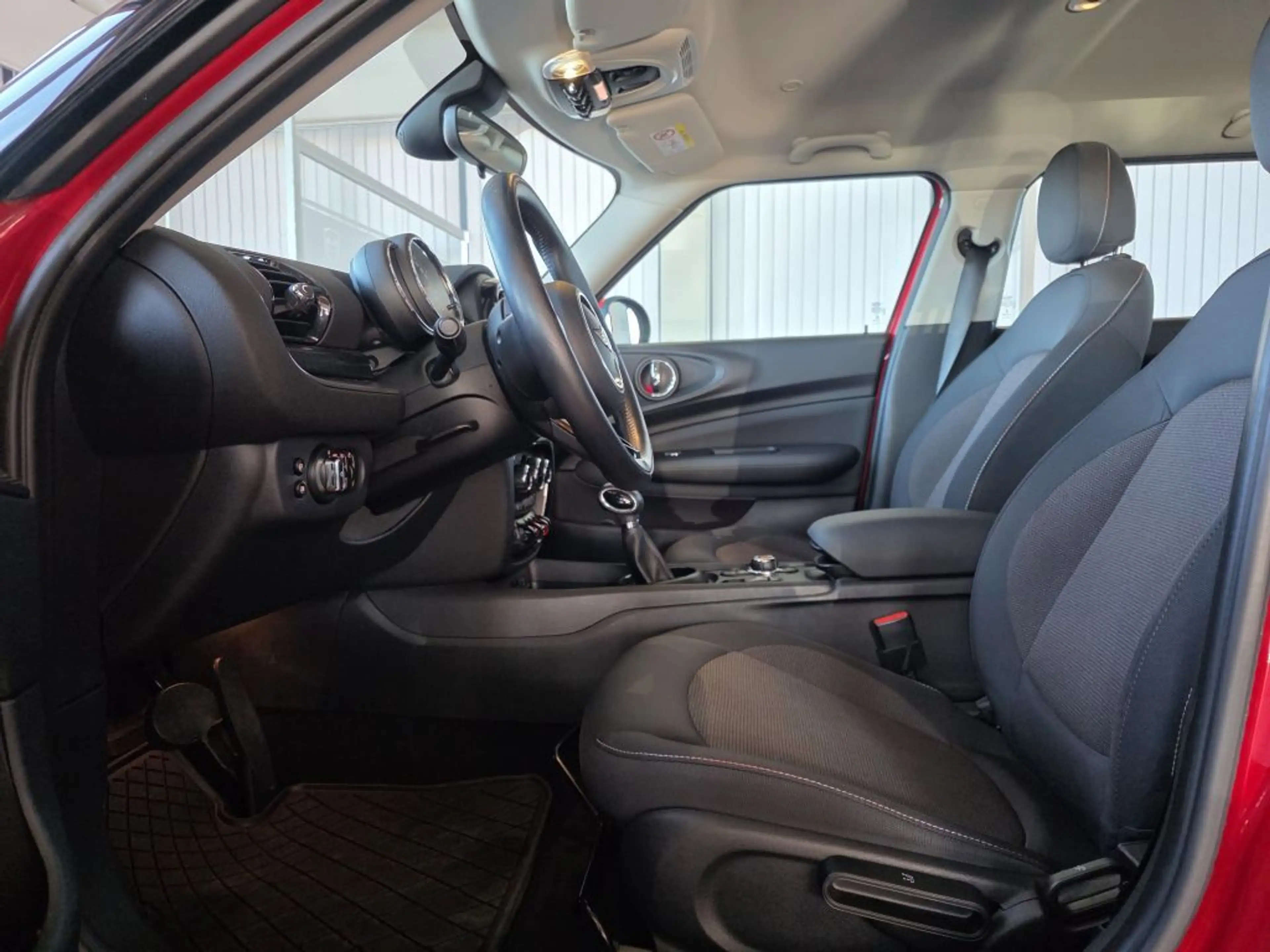MINI One Clubman Mini One Clubman Autom+NAVI+Keyless+17 Zoll — photo 15