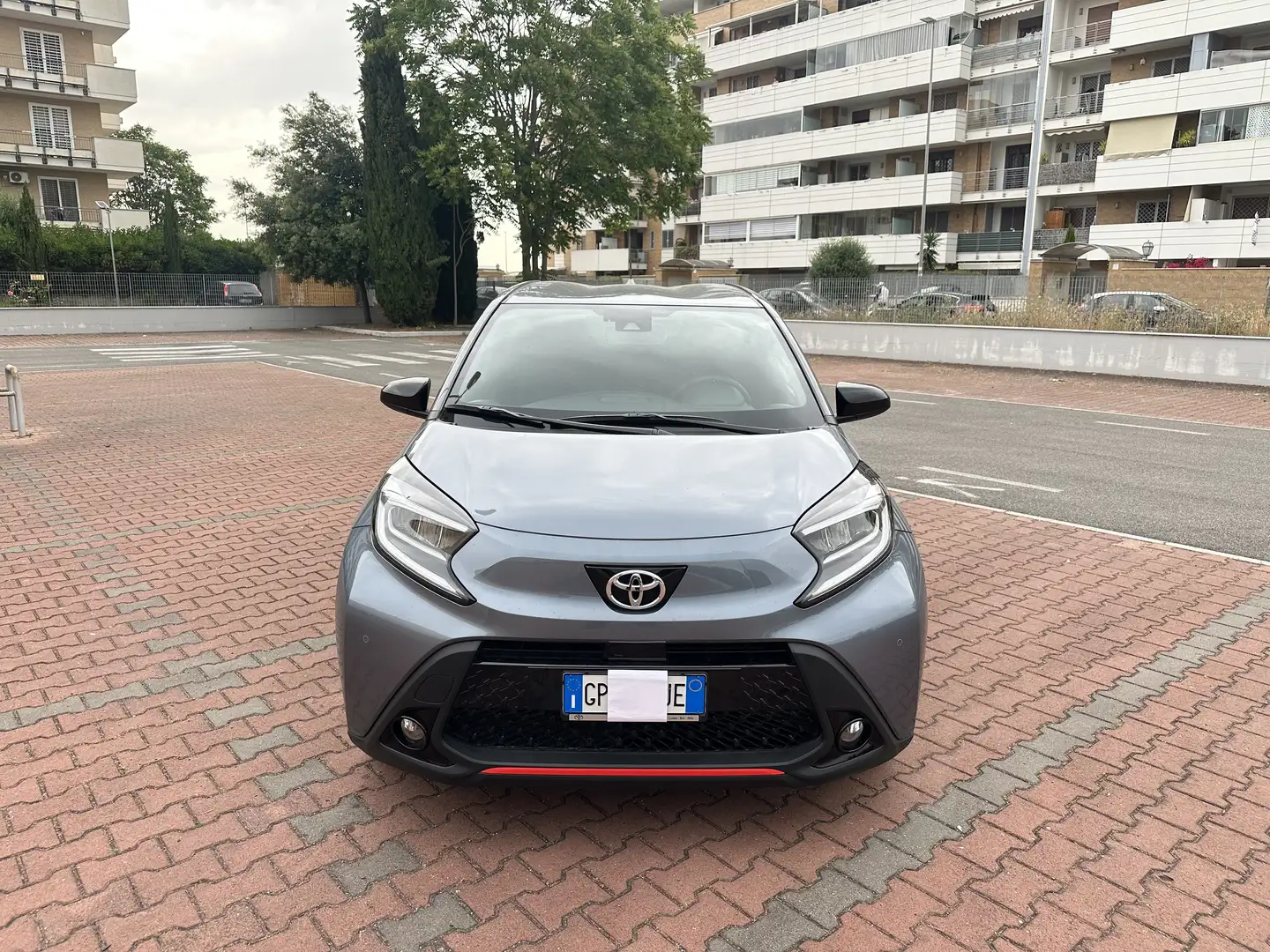 Toyota Aygo X Undercover Jun Takahashi *5.000 Esemplari Gris - 2