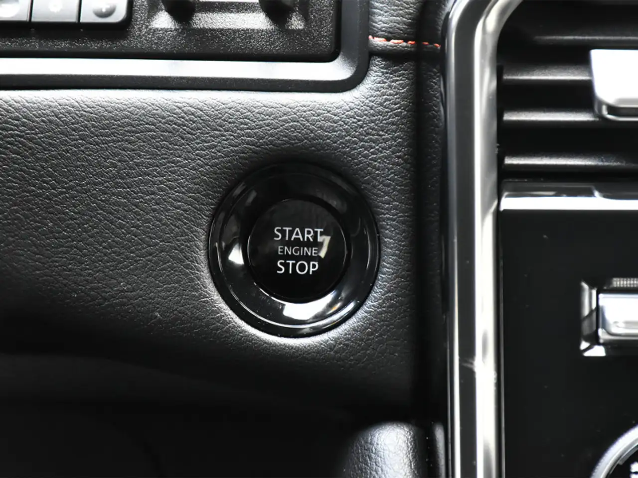 Nissan Armada снимка Nissan Armada