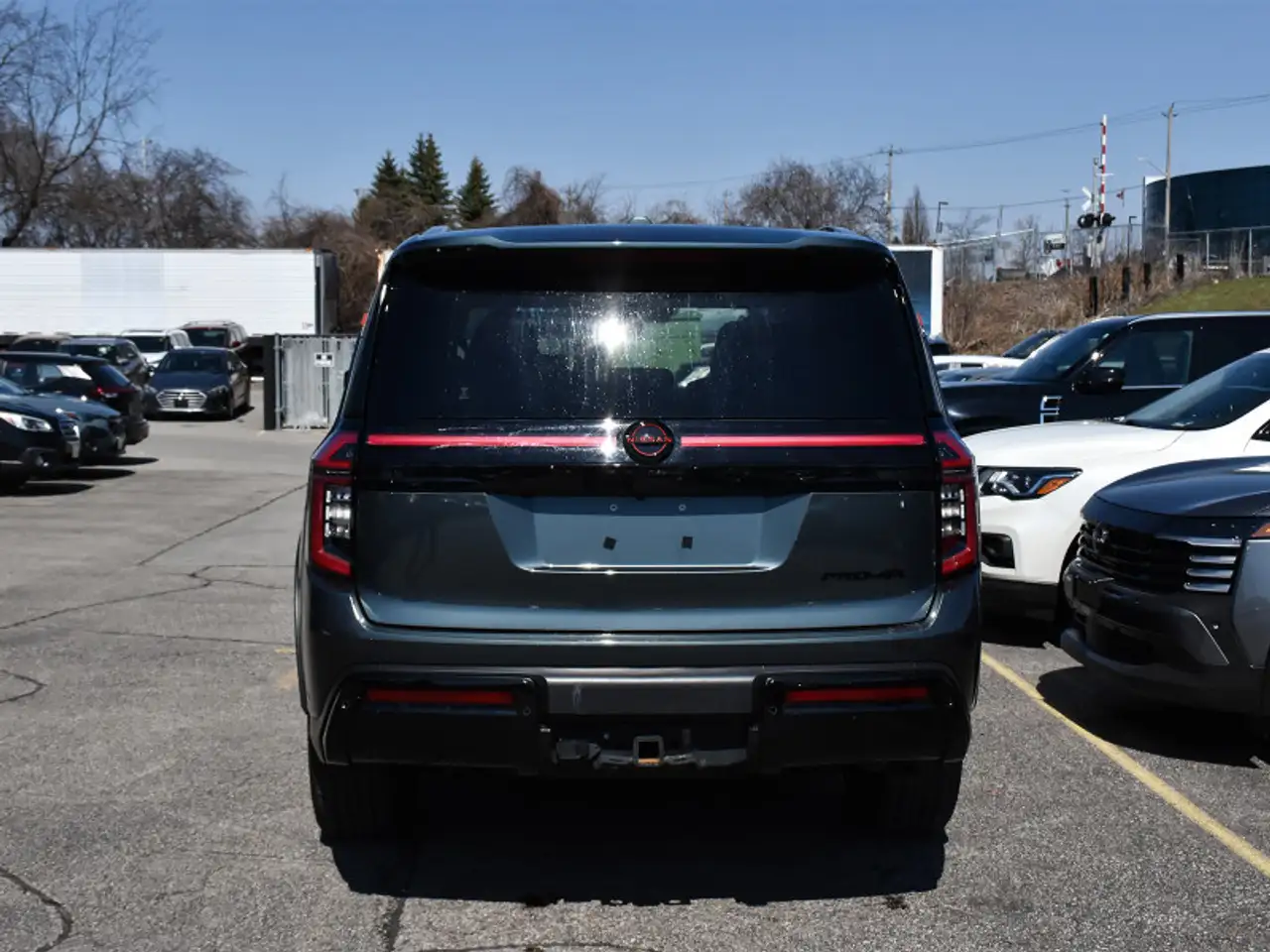 Nissan Armada снимка Nissan Armada