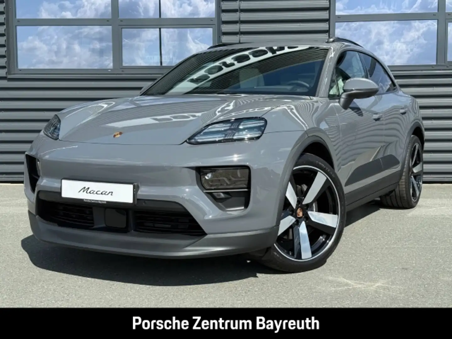 Porsche Macan 4 *AHV*MATRIX*INNO*HEADUP*BOSE*LUFTFEDER* Grau - 1