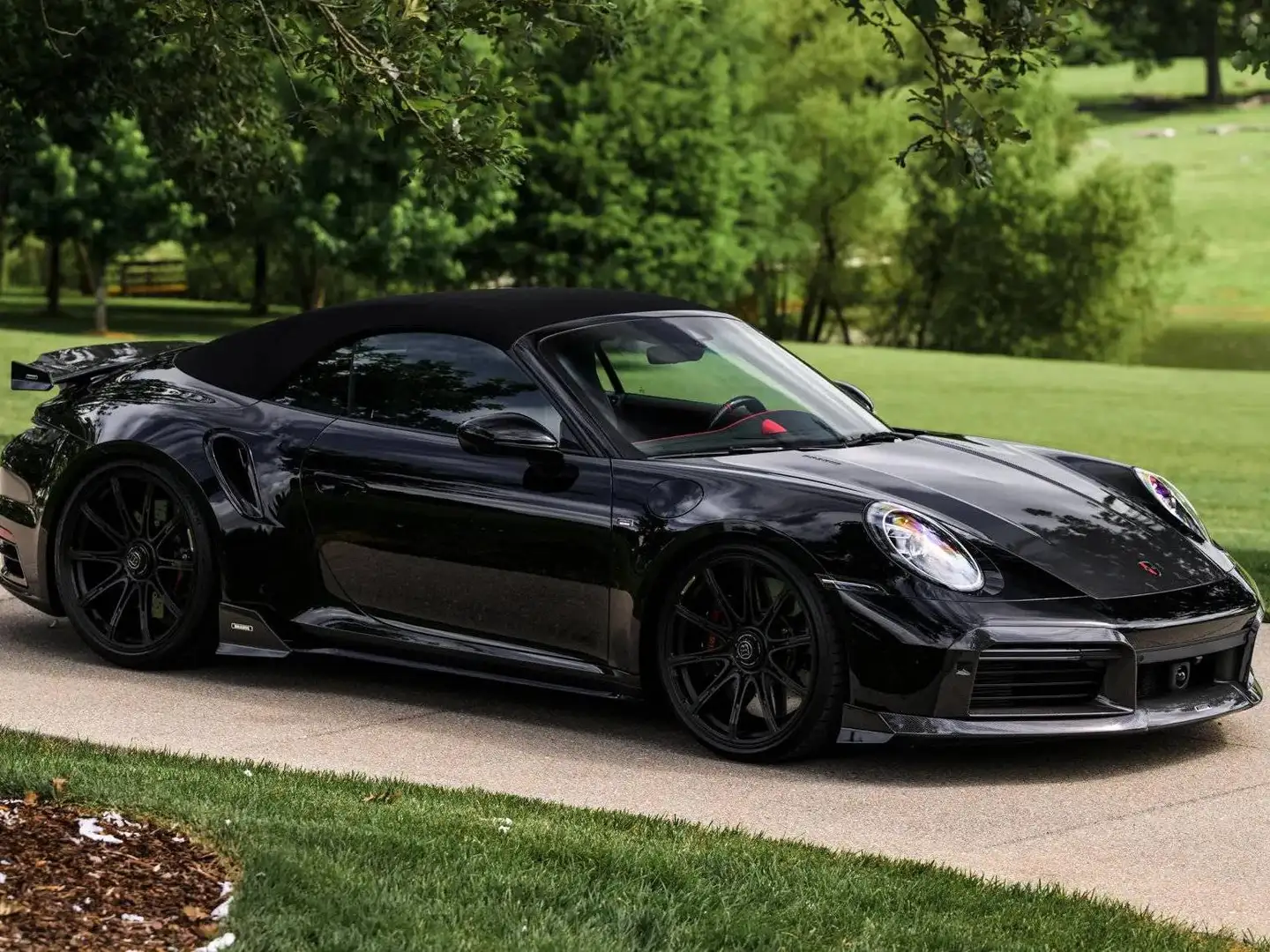 Porsche 911 Turbo S Cabriolet Brabus 820 Schwarz - 2