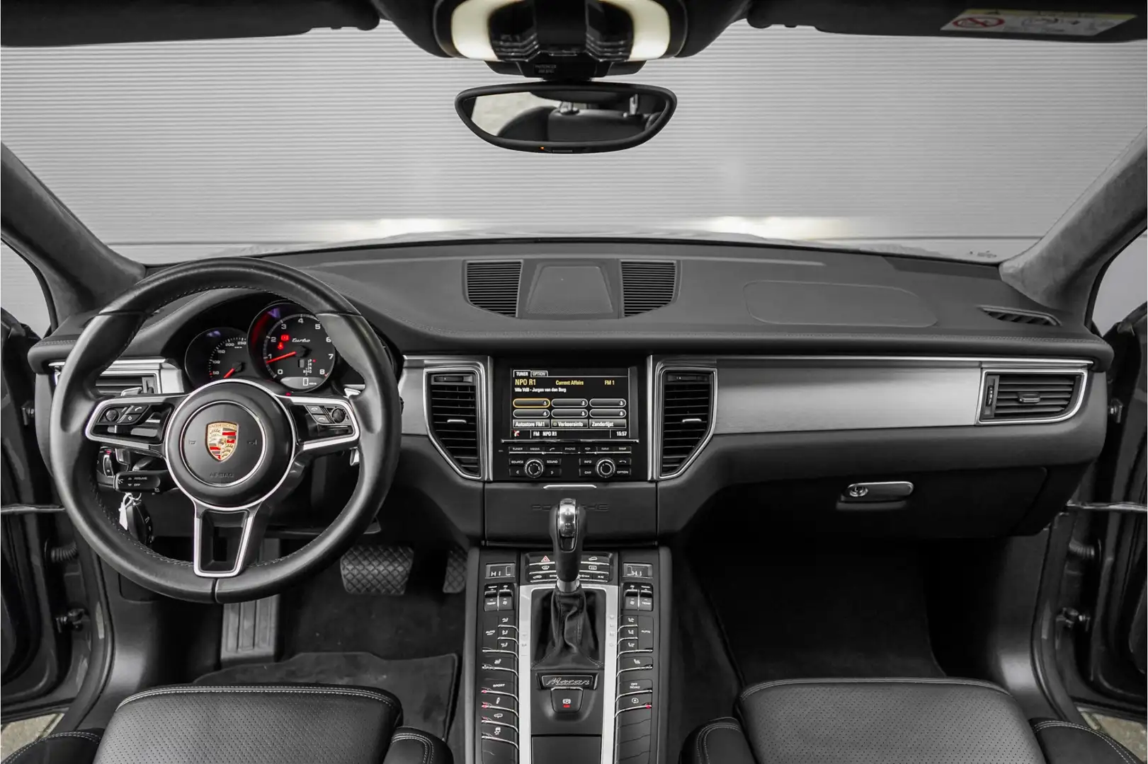 Porsche Macan 3.6 Turbo 400PK Luchtvering Bose 21" Grijs - 2