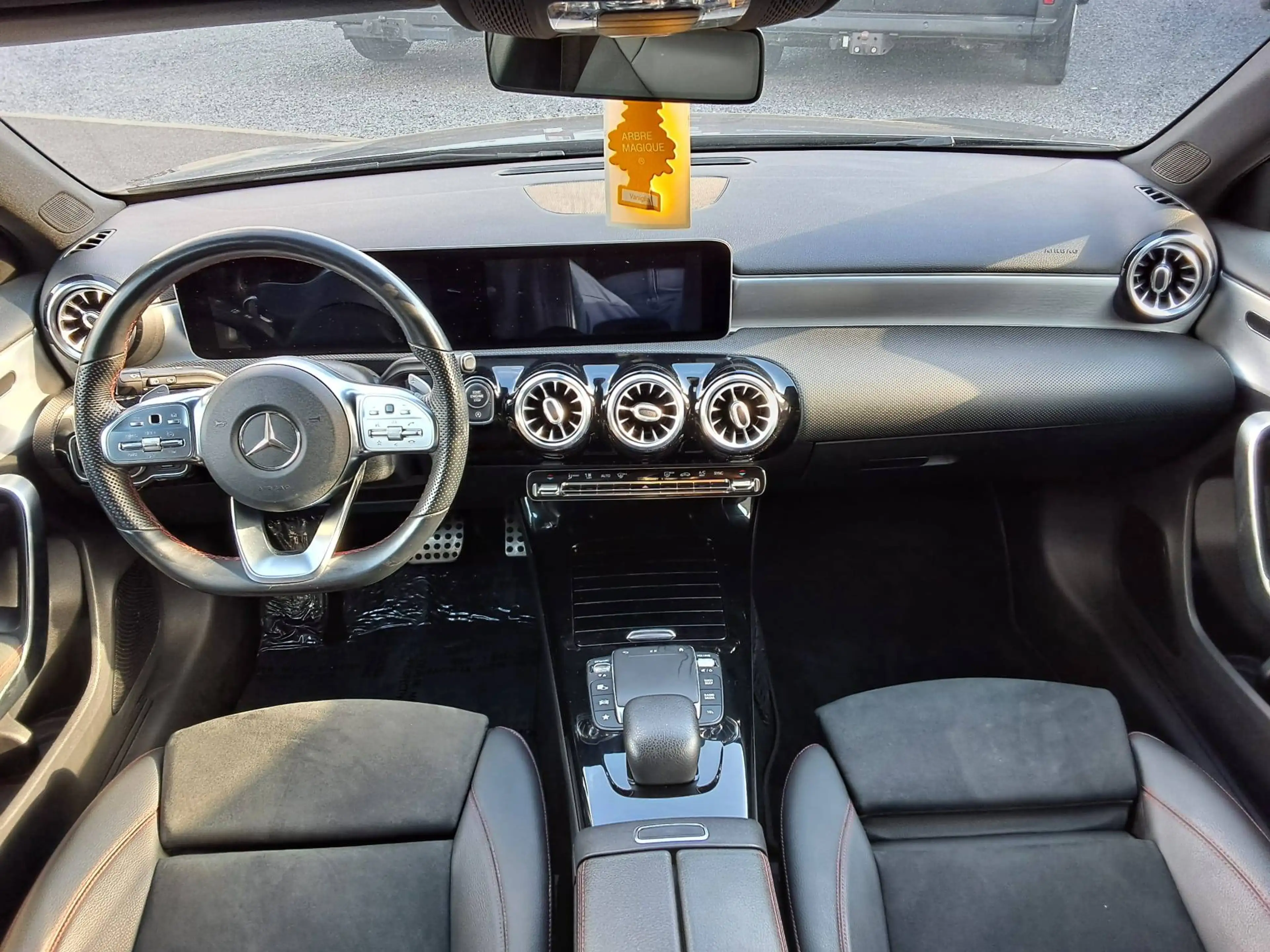 Mercedes-Benz A 200 AMG AUTOMAAT CARPLAY CAMERA 360°AIRCO CRUISE* — photo 14