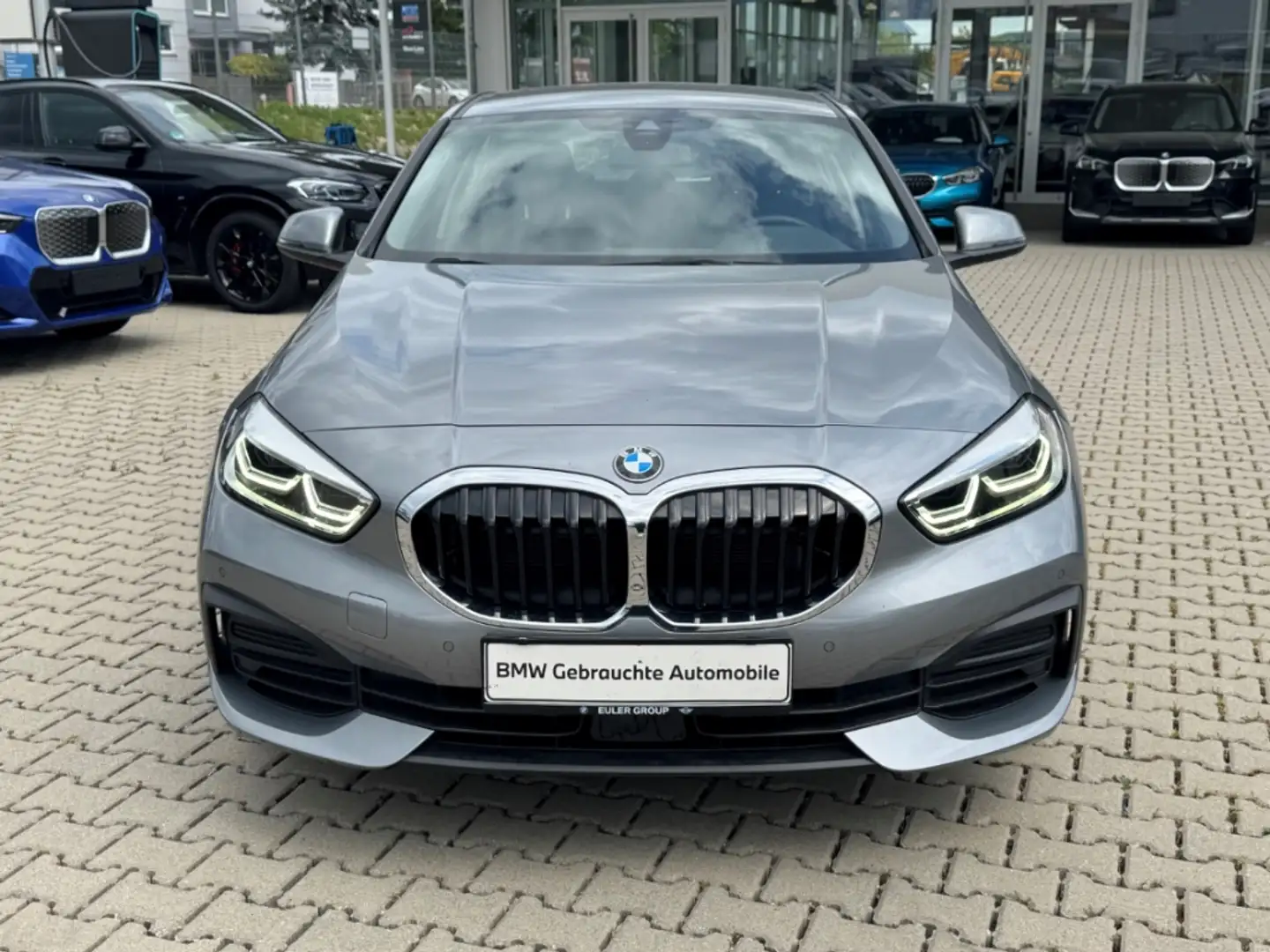 BMW 118 i 5-Türer AHK Navi LED SHZ DAB Grau - 2