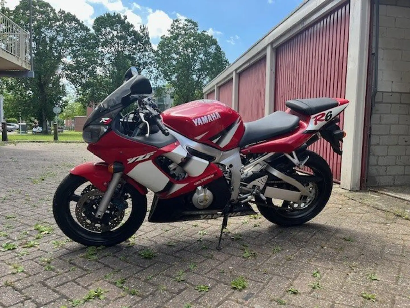 Yamaha YZF-R6 Красный - 1