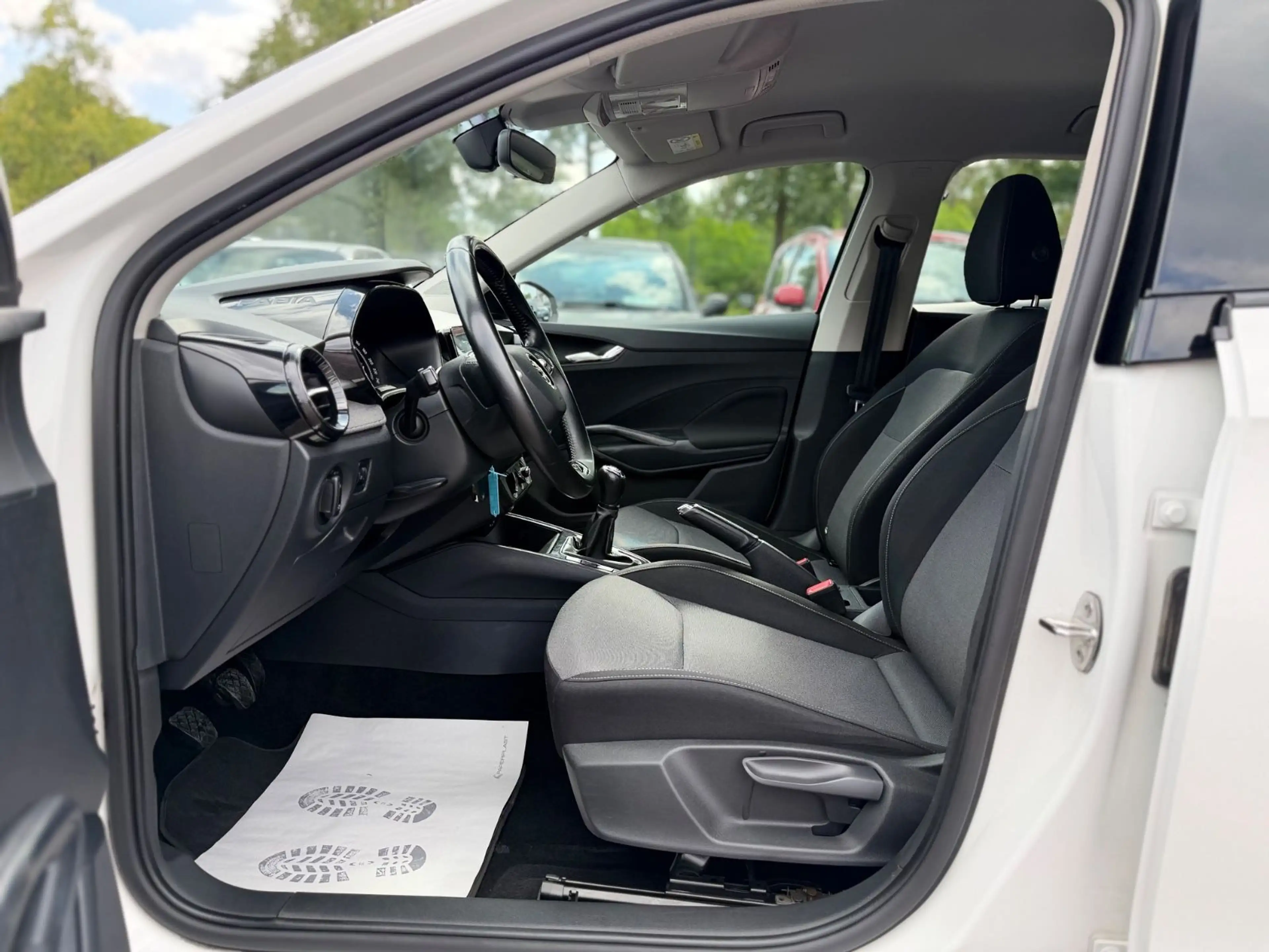 Skoda Fabia Ambition|LANE|TEMP|APPLECAR|PDC|KLIMA|LED — photo 13