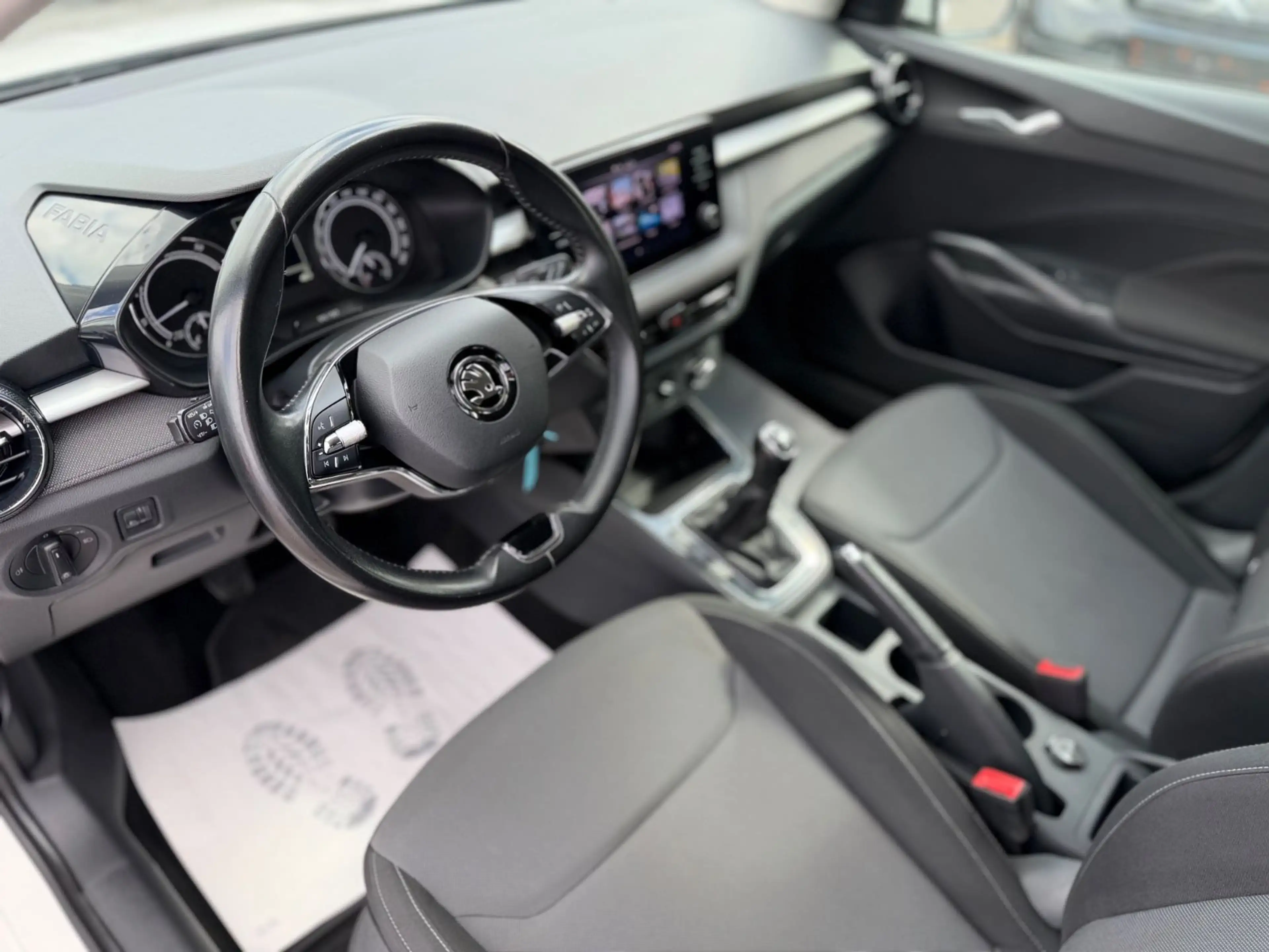 Skoda Fabia Ambition|LANE|TEMP|APPLECAR|PDC|KLIMA|LED — photo 14