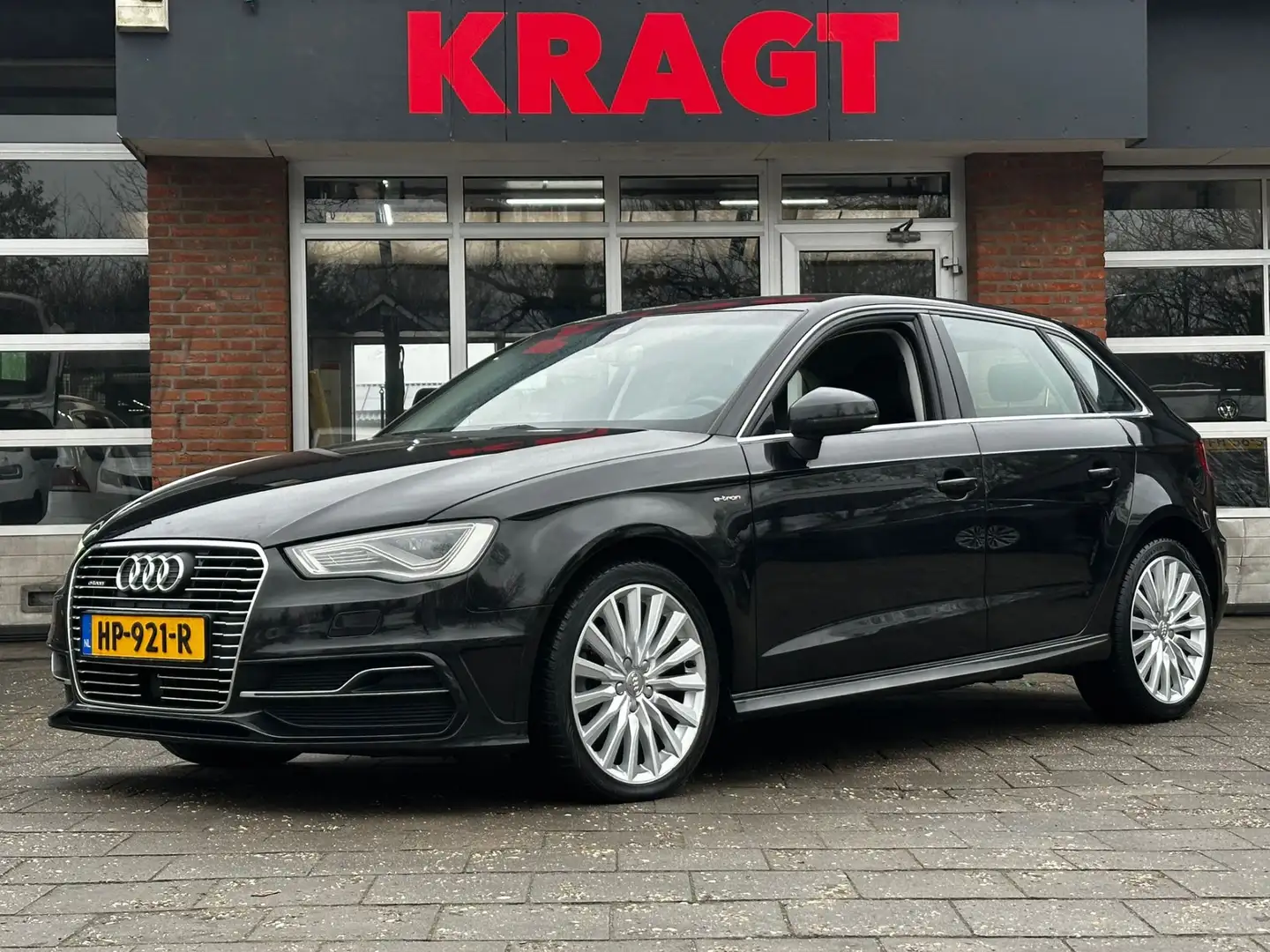 Audi A3 Sportback Ambition Pro Line plus 1.4 e-tron PHEV 1 Schwarz - 1