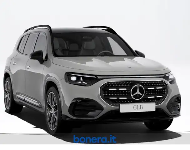 Mercedes-Benz GLB view 2