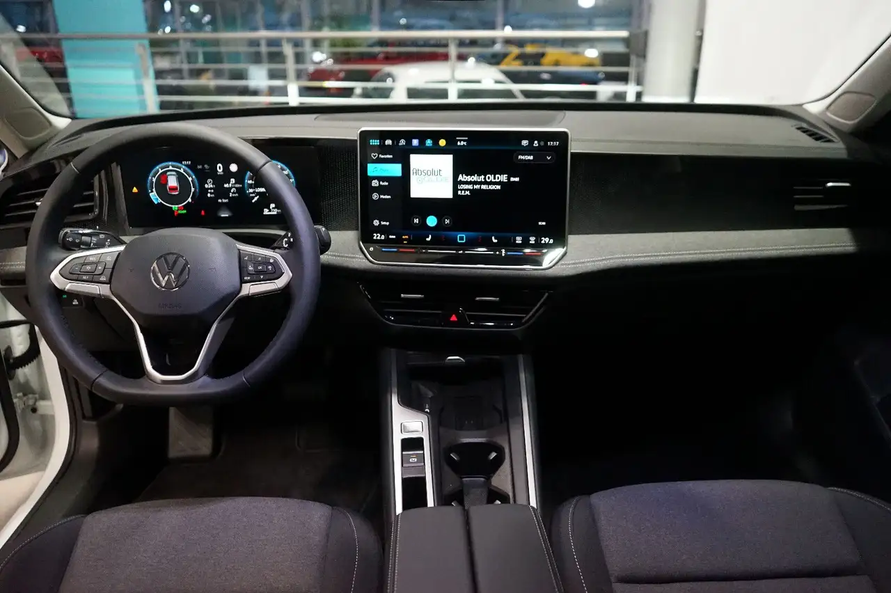 Volkswagen Passat Variant 1.5 eTSI Winterpaket+Kamera+ACC 14