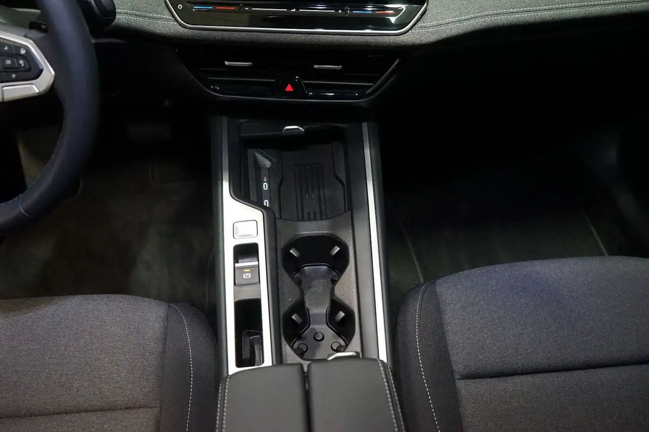Volkswagen Passat Variant 1.5 eTSI Winterpaket+Kamera+ACC 13