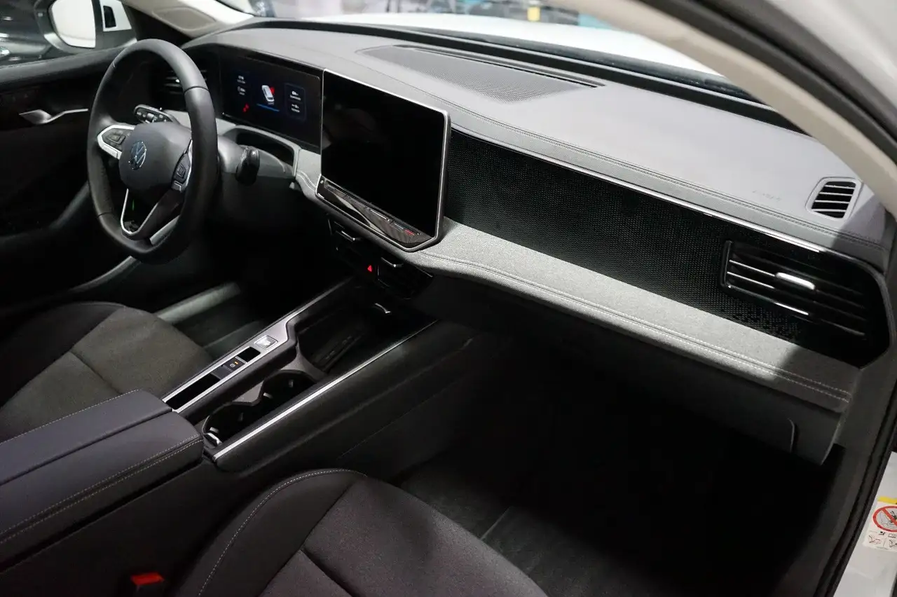 Volkswagen Passat Variant 1.5 eTSI Winterpaket+Kamera+ACC 20
