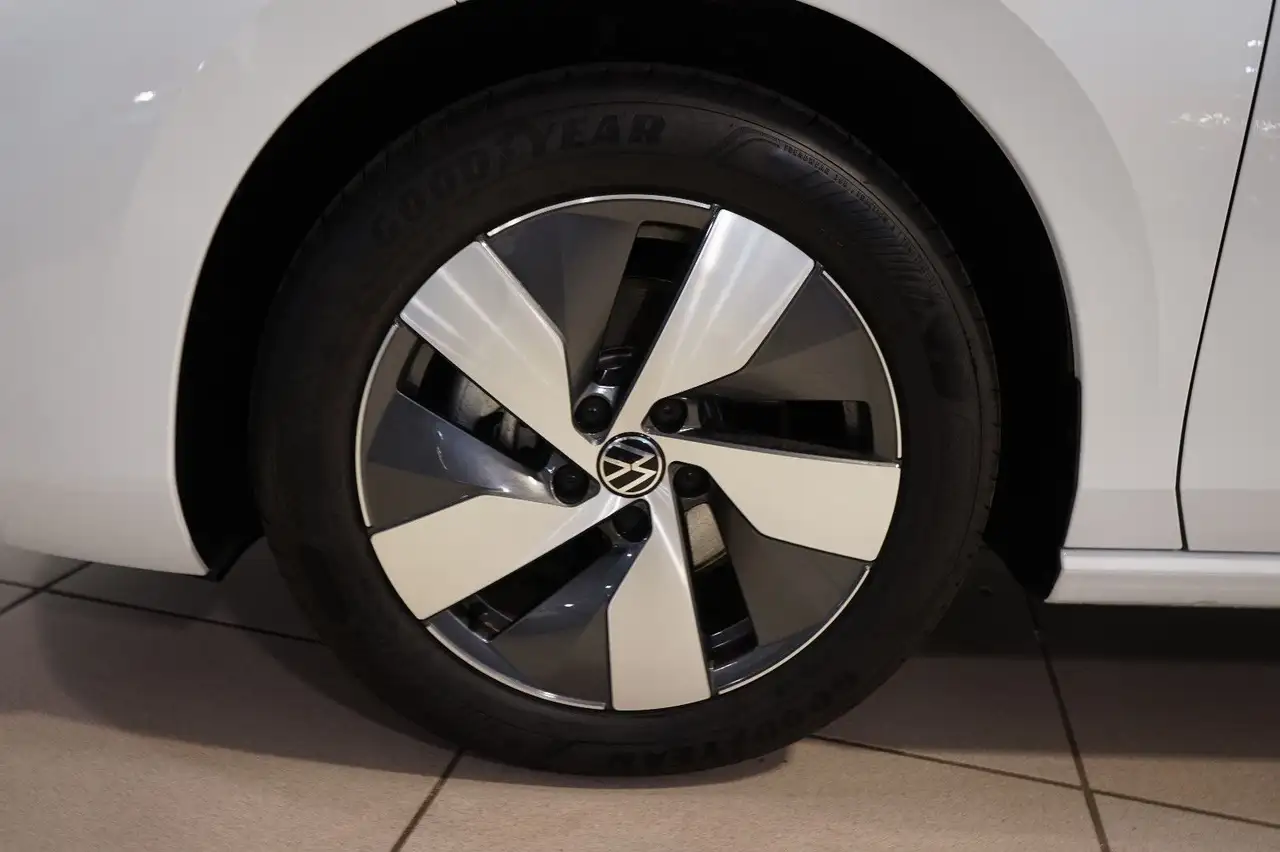 Volkswagen Passat Variant 1.5 eTSI Winterpaket+Kamera+ACC 8