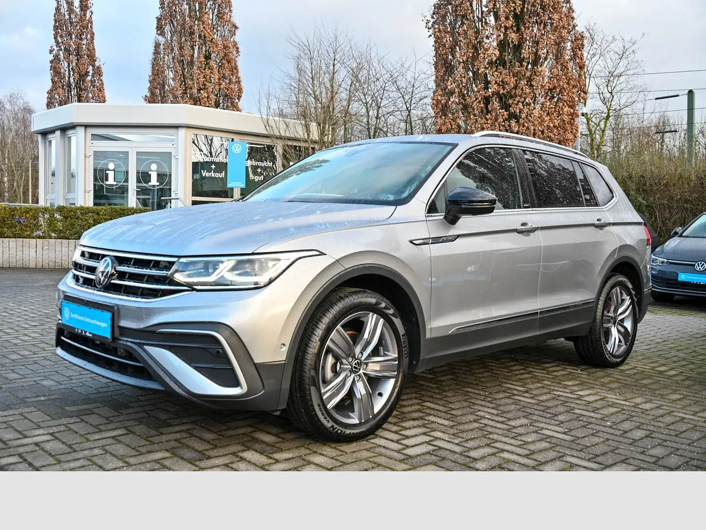 Volkswagen Tiguan Allspace 2.0 TDI Matrix 360° 7-Sitze LM19 Grau - 1