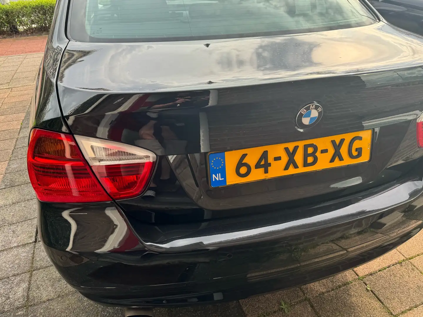 BMW 318 318i High Executive Zwart - 2