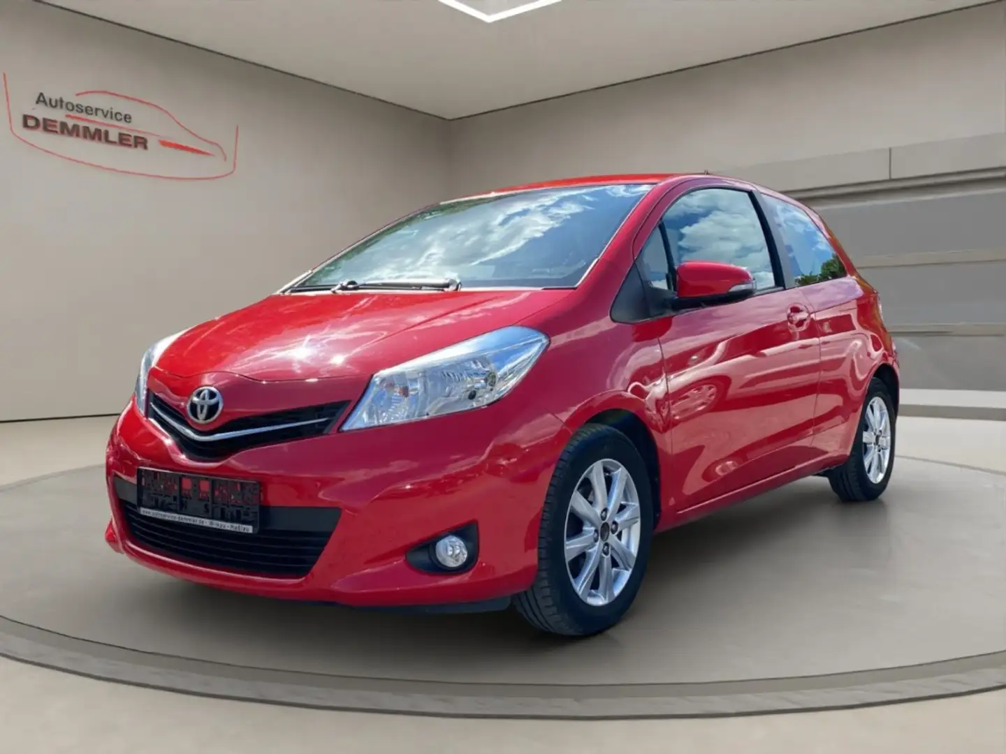 Toyota Yaris Cool 1.33 ,Klimaanlage ,Radio/CD ,Nebelscheinwerfe Rood - 1