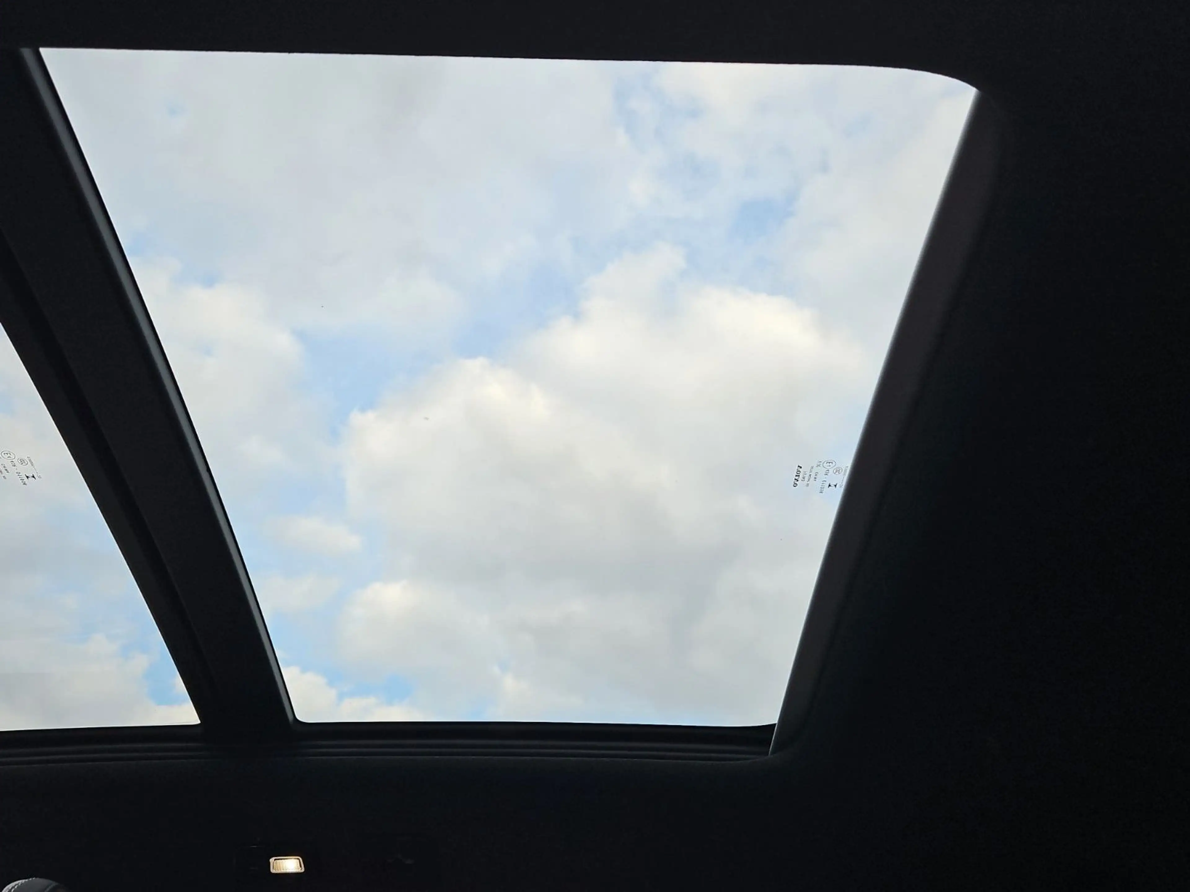 Volvo EX40 Ultra Extended Range 360°/ BLIS/ Lichtpaket — photo 8