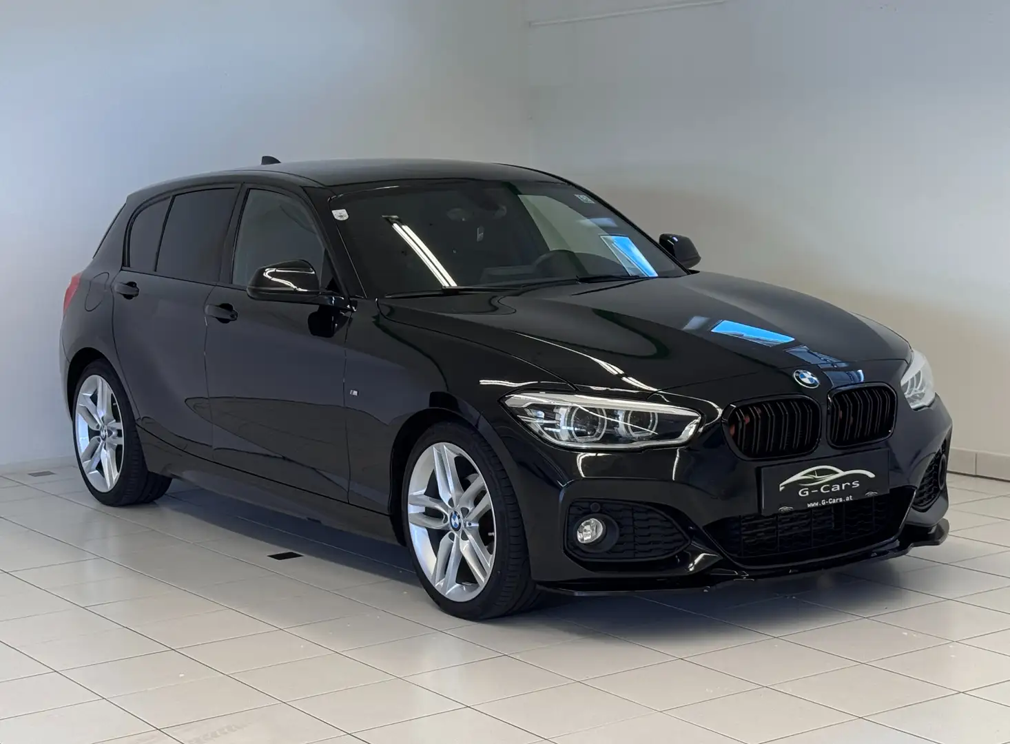 BMW 118 d M Sport *Facelift*LED*Servicegepflegt bei BMW* Noir - 1