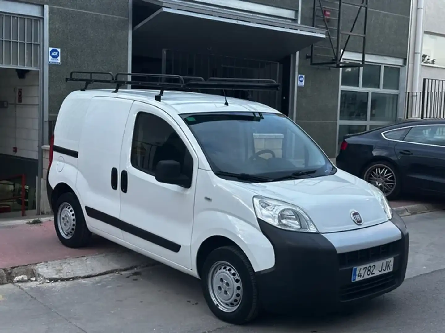 Fiat Fiorino Combi 1.3Mjt Base 5pl. 75 Blanc - 2