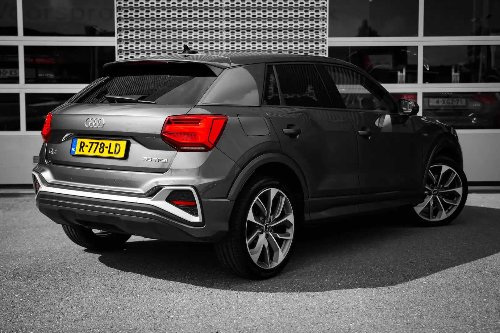 Audi Q2 1.5TFSI 150pk S-line | Adaptive Cruise | 19" | Sto Gris - 2