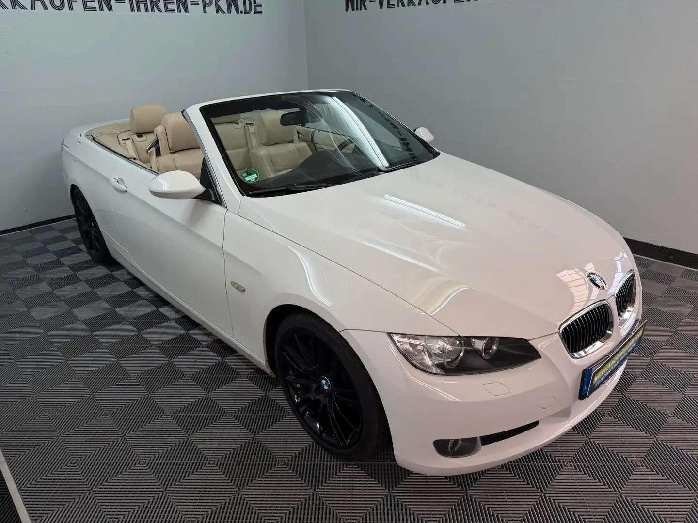 BMW 330 i Cabrio *SCHALTER-6G*  AHK Blanc - 2
