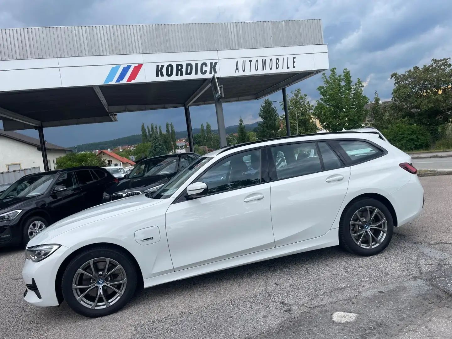 BMW 320 e TOURING G21 "SPORT LINE"/LC"PROF"/AHK/SHZ Bianco - 2