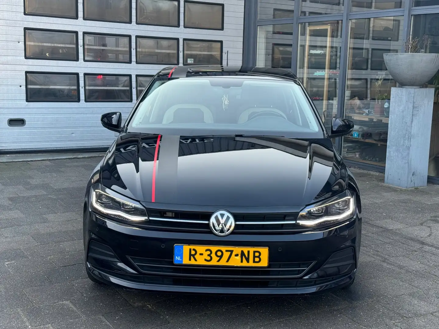 Volkswagen Polo 1.0 TSI Highline | Clima | CarPlay | L.E.D | Beats Zwart - 2