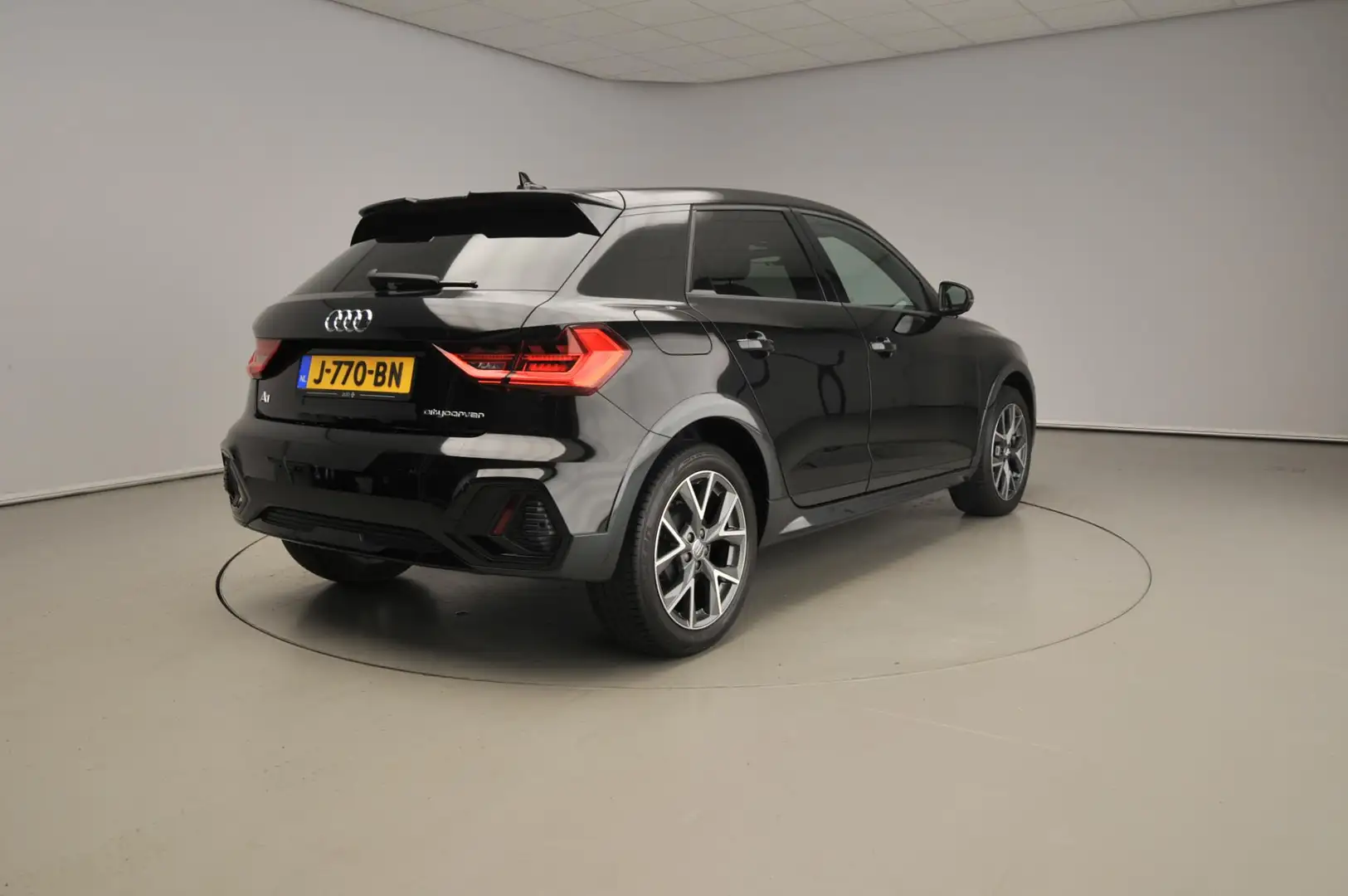 Audi A1 citycarver 25 TFSI epic | Zwart Optiek | MMI Navi Zwart - 2