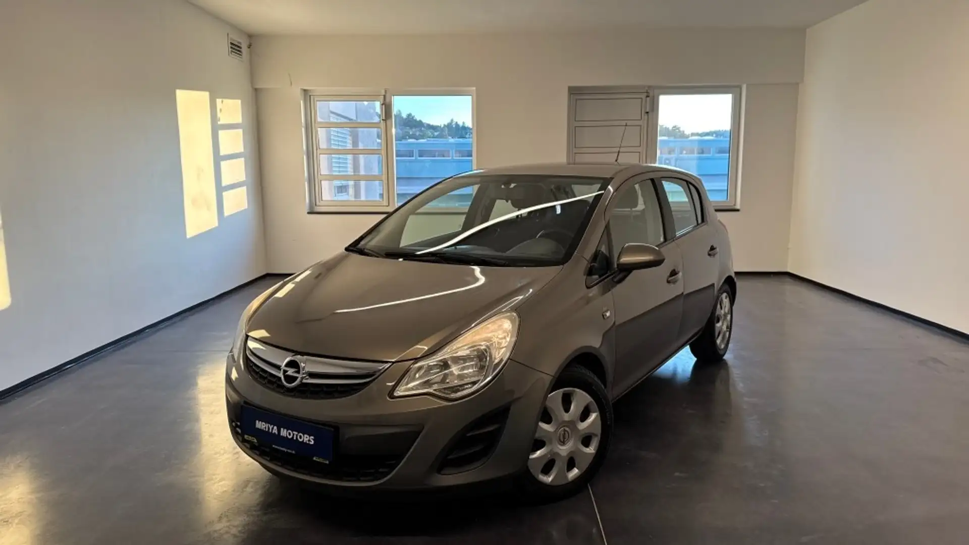 Opel Corsa 1,2 Edition Grau - 1