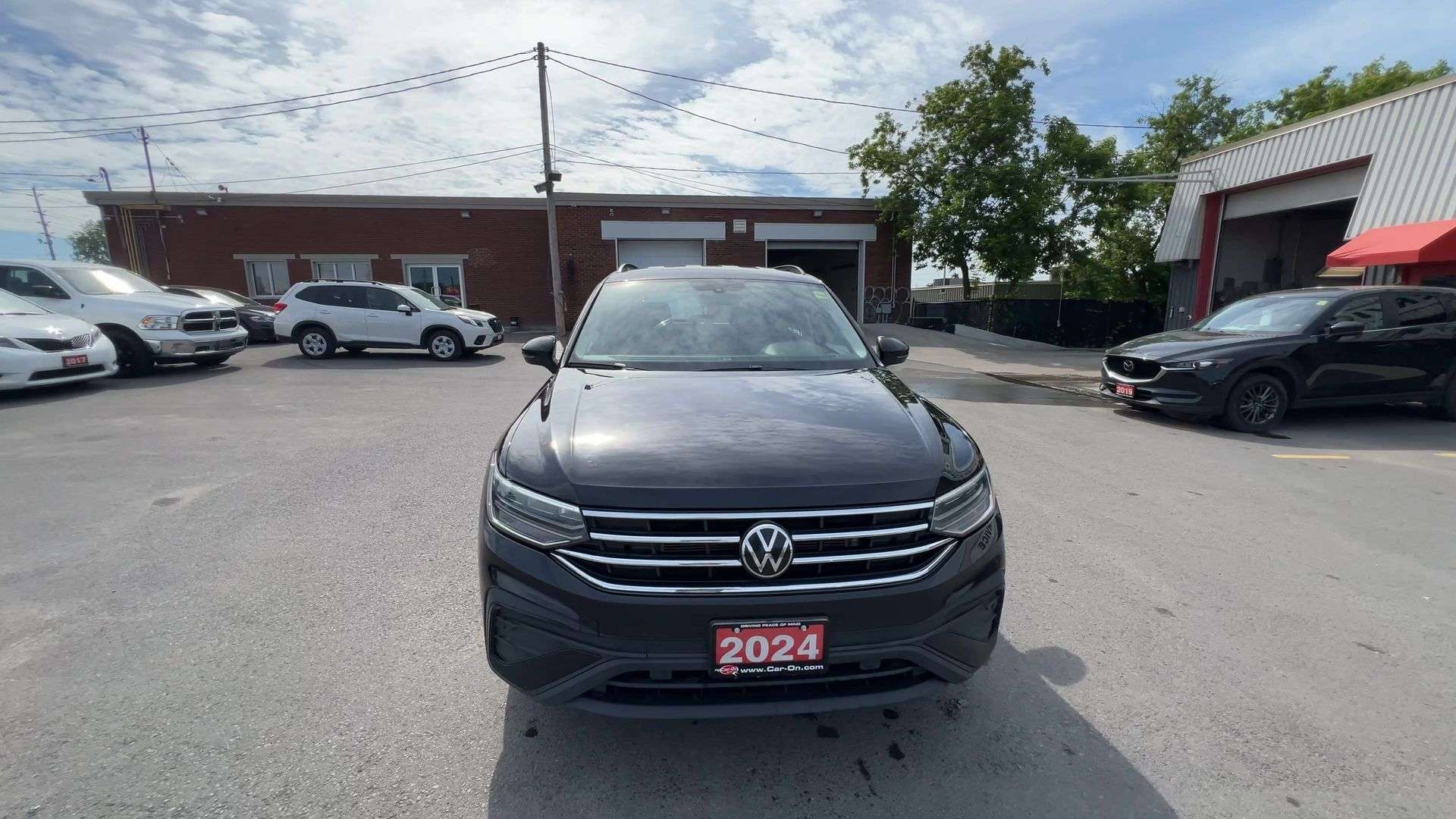 2024 Volkswagen Tiguan >>JUST SOLD<< — снимка 1