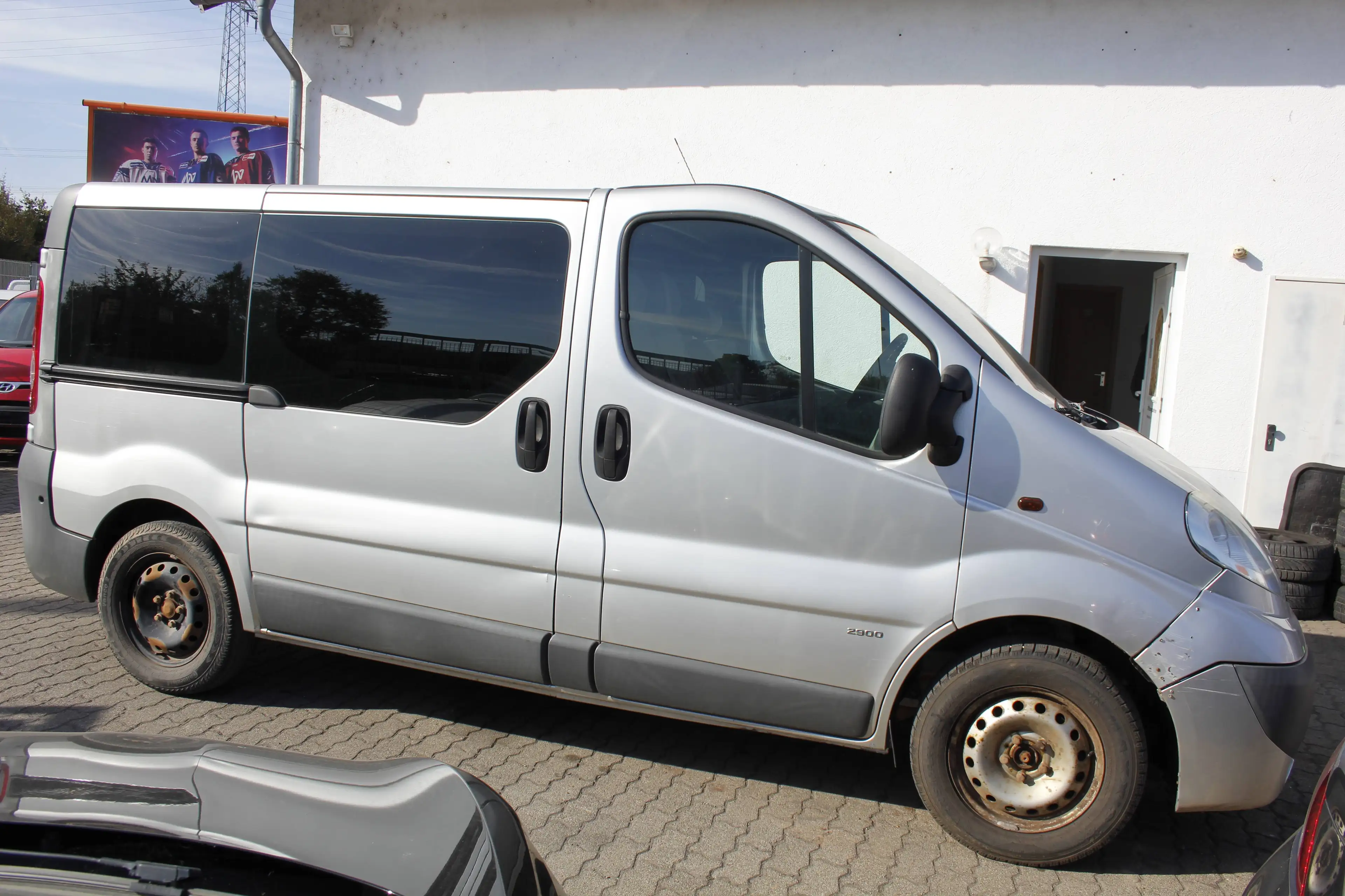 Opel Vivaro Kombi L1H1 2,9t Automatik Klima 9 Sitzer 2 Hand — photo 7