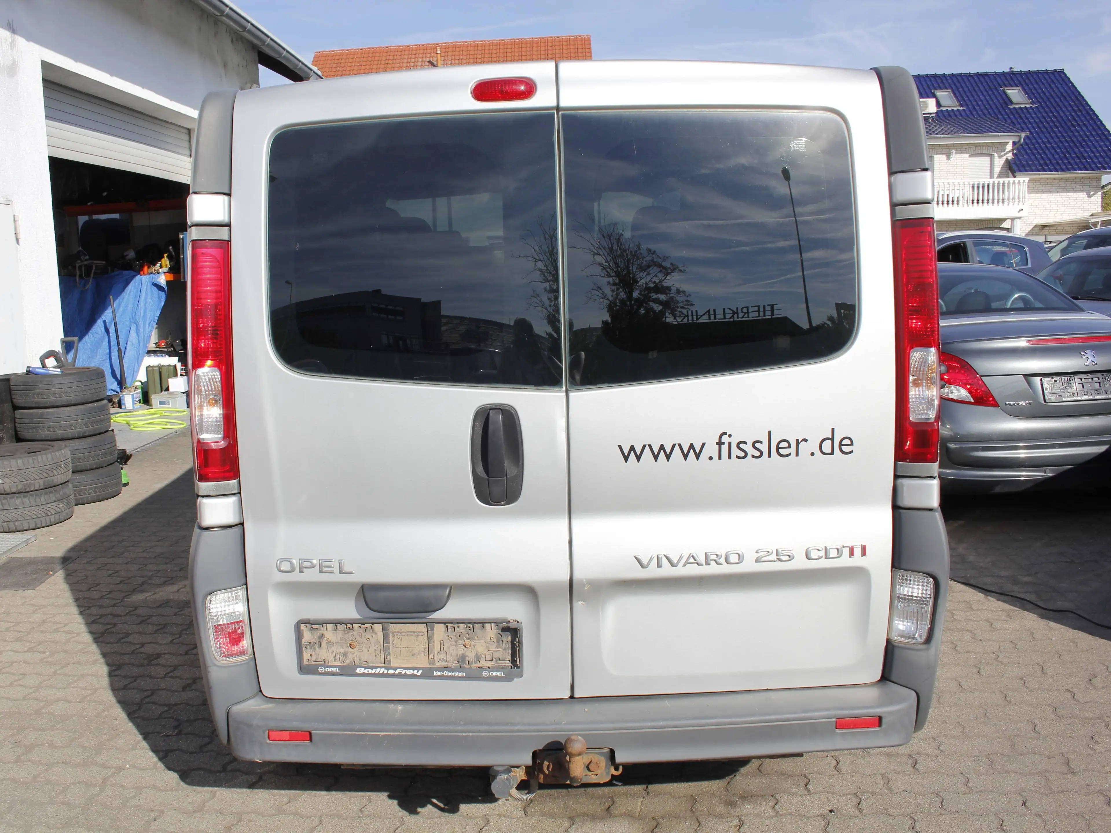 Opel Vivaro Kombi L1H1 2,9t Automatik Klima 9 Sitzer 2 Hand — photo 4